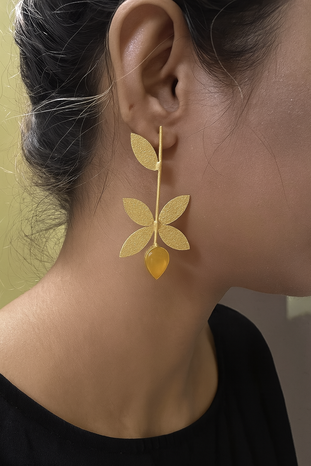 Monalisa Stone Five Leaf Stud Earring